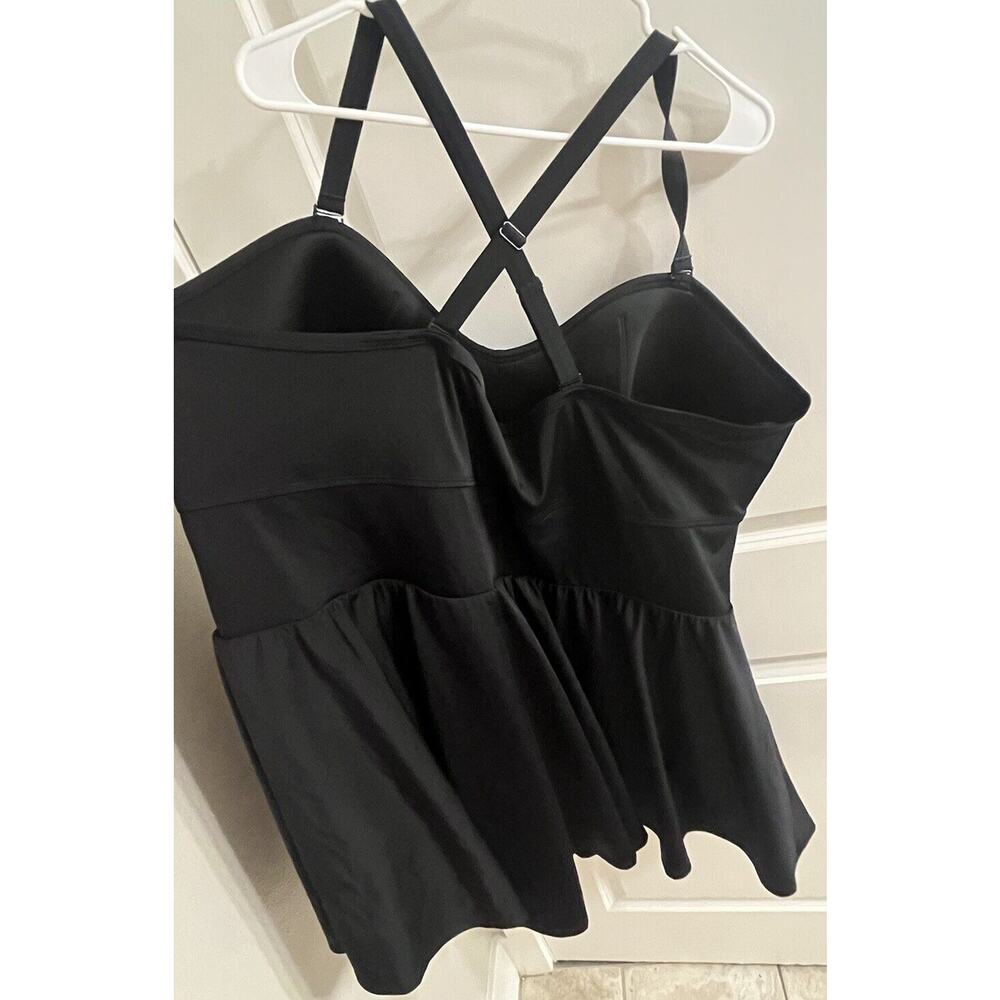 NWT Torrid Women’s Black Wireless Rouched top Swim skater dress Size 6 - Picture 8 of 8